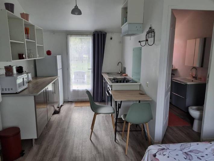 Gîte pour 2 personnes, avec vue ainsi que terrasse et jardin à Damvix