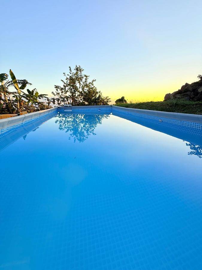 Location de vacances pour 15 personnes, avec jardin ainsi que piscine et vue, animaux acceptés dans Trois Mares - 4