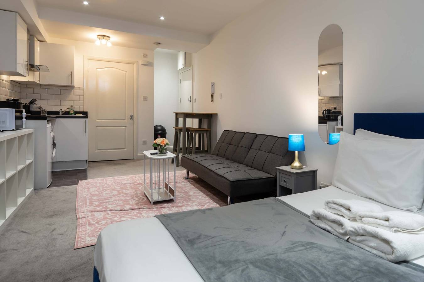 Ganzes Studio, Spacious Studio Apartment in Shoreditch w Wifi in Hackney, London