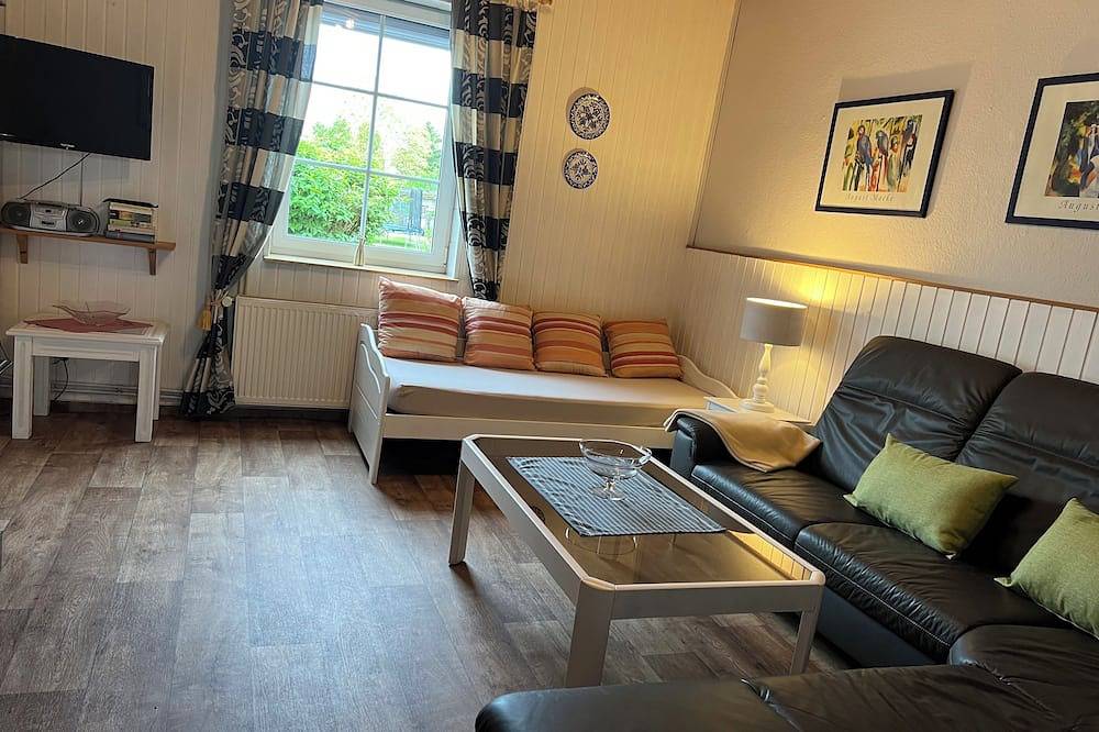 Ganze Wohnung, Entspannung pur: Erdgeschoss Wohnung, Sonnenterrasse mit Grill & Kamin, Sauna in Crussow, Angermünde