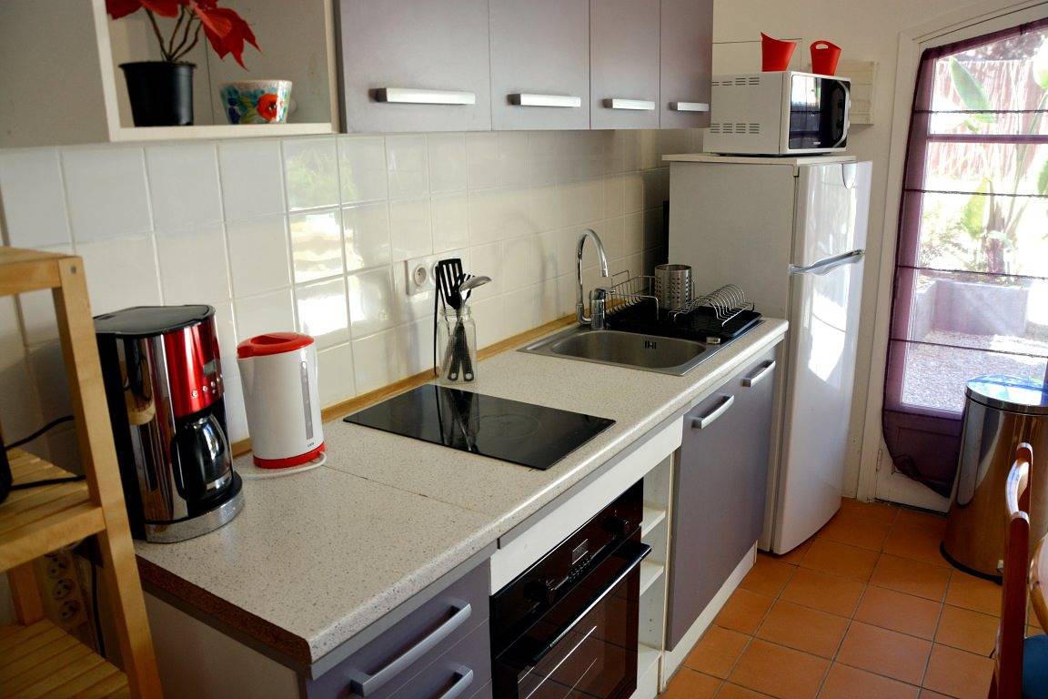 Appartement entier, Appartement Papa-Iti rez de jardin, extérieur et parking privés in Hyeres, Parc national de Port-Cros