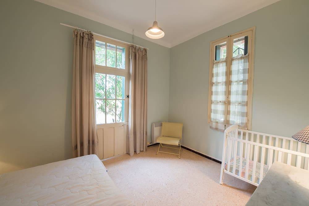 Maison Dans un Domaine Viticole Avec Piscine in Montagnac, Côte d'Améthyste