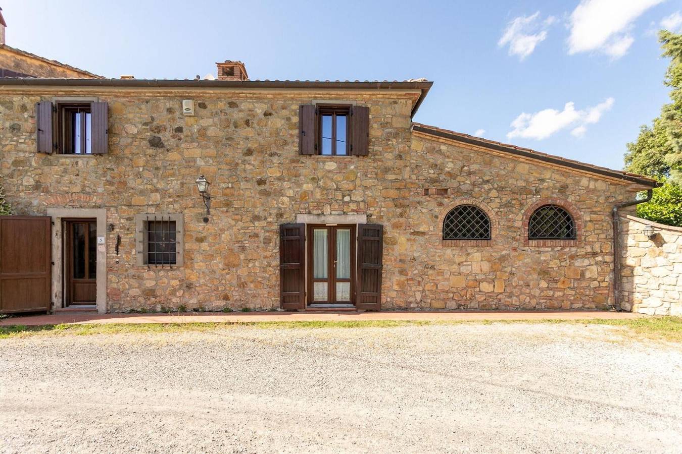 Villa 'Bianca Luce' con piscina privata, terrazza privata e Wi-Fi in Santa Luce, Costa degli Etruschi