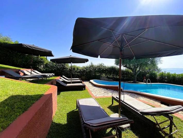 Villa für 10 Personen, mit Seeblick und Pool sowie Ausblick und Garten in Bardolino - 4