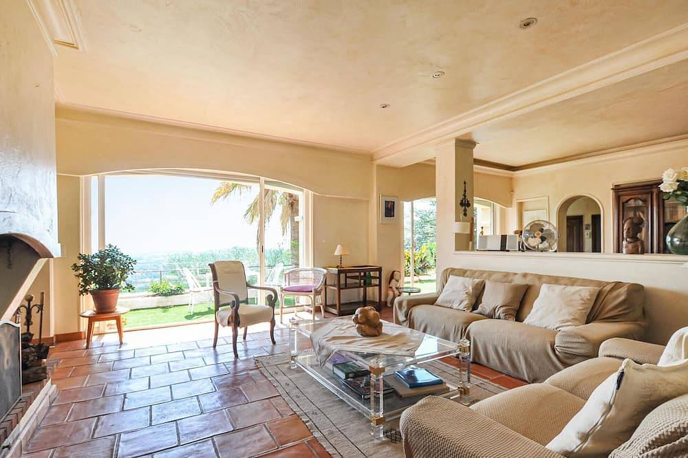 Beautiful home in Le Tignet in Le Tignet, Costa mediterránea (Francia)