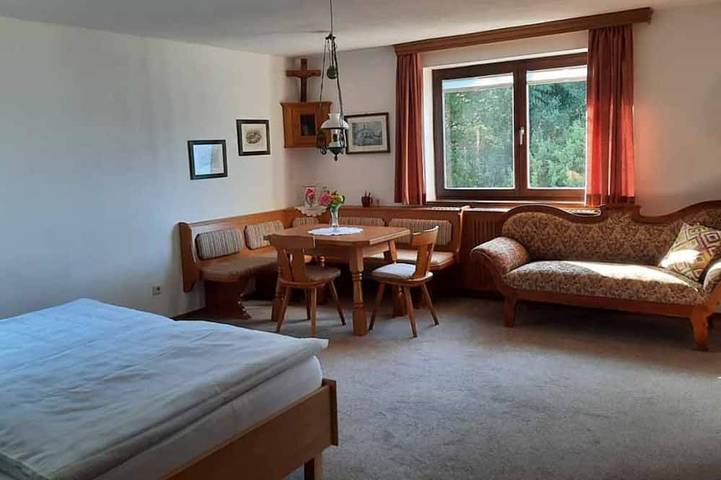 Ferienwohnung für 5 Personen, mit Balkon und Garten in Weyregg am Attersee - 2