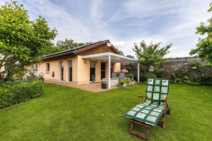 Ferienhaus für 2 Personen, mit Balkon und Garten in Neuruppin