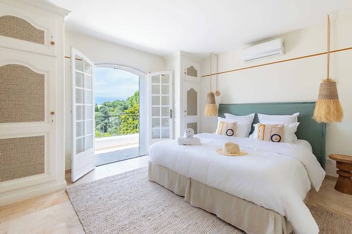 Villa 400m² Padel Piscine Volley in Valbonne, Côte méditerranéenne (France)