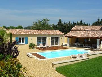 Cottage pour 4 personnes, avec piscine ainsi que jardin et terrasse, animaux acceptés à Cavaillon