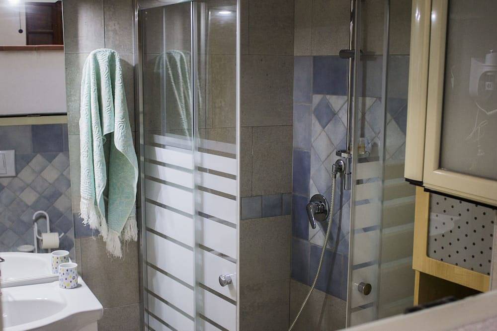 Appartement entier, La Casetta, centrally located renovated apartment in Villanova (Sardinia), Cagliari