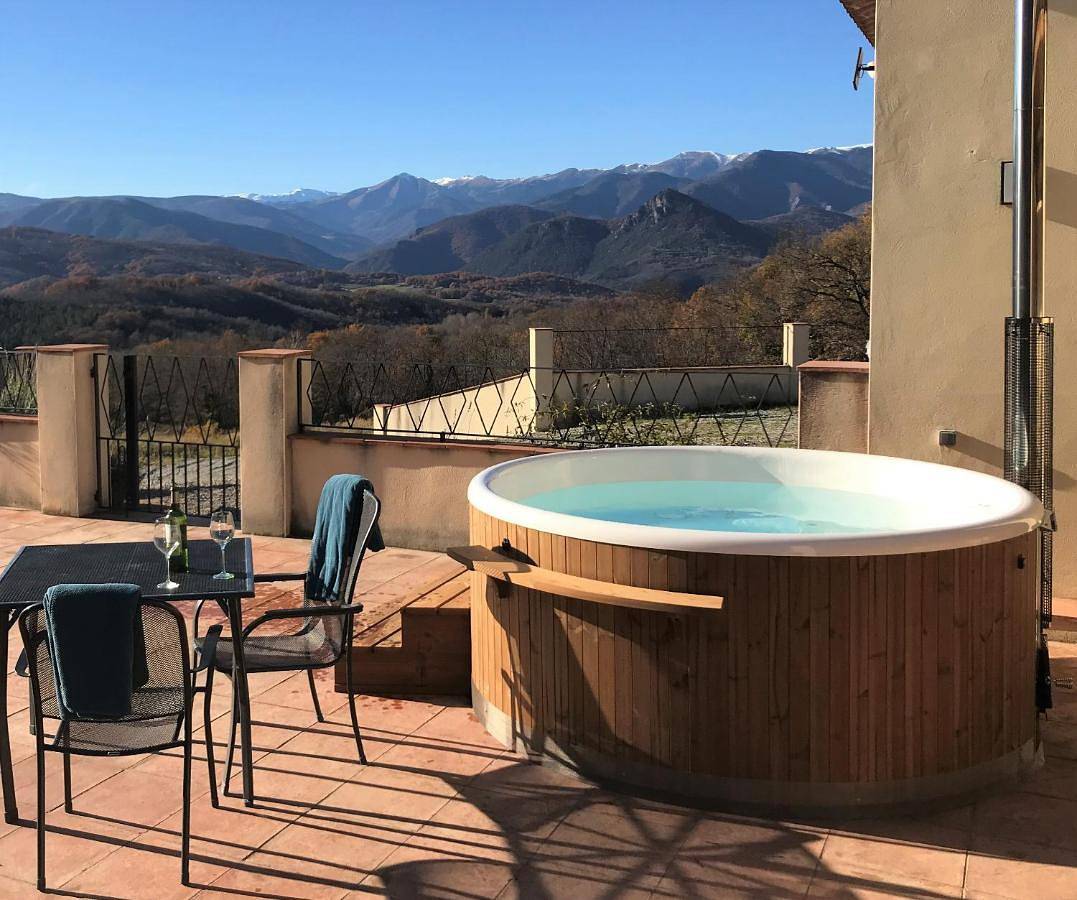 Lo Boix: Le Mas and Le Canigou in Saint-Laurent-de-Cerdans, Région de Céret