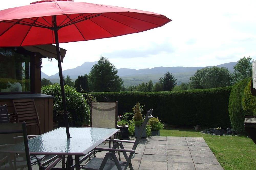 Auto Catering 6 Berth Log Cabin, Snowdonia, animais de estimação, vista para a montanha in Bronaber, Snowdonia