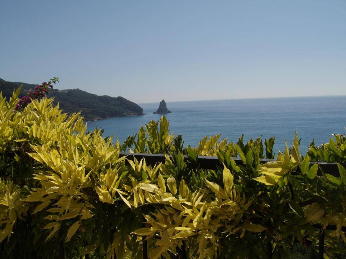 Secret Blue Bay by Bs in Agios Gordios, Corfou