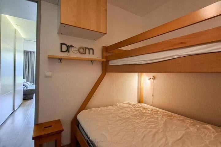 Ganze Wohnung, Bis 350m skipiste, 1te Etage, blick skipisten, balkon, fernseher, schließfach für die skier, 25m² in Flaine, Arâches-la-Frasse
