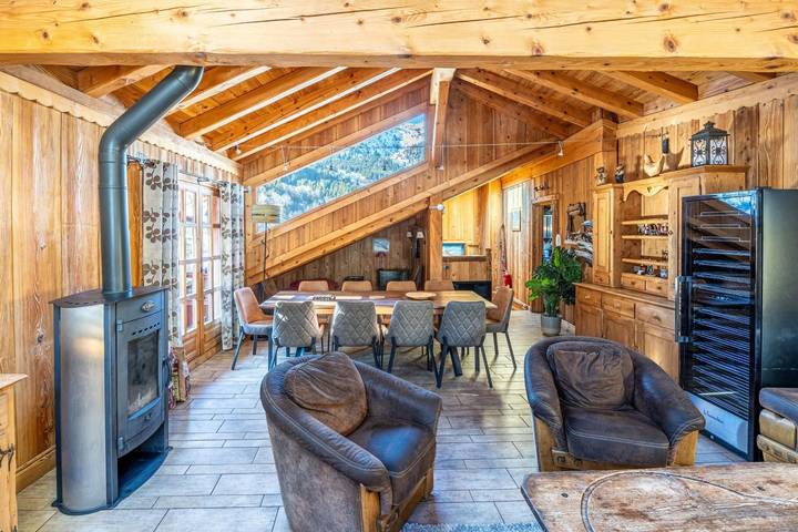 Chalet 'Les Trois Coeurs' con terraza vista montaña, spa y sauna in Les Allues, Massif de la Vanoise