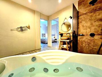 Ferienhaus für 2 Personen, mit Balkon und Whirlpool in Rhodos Stadt