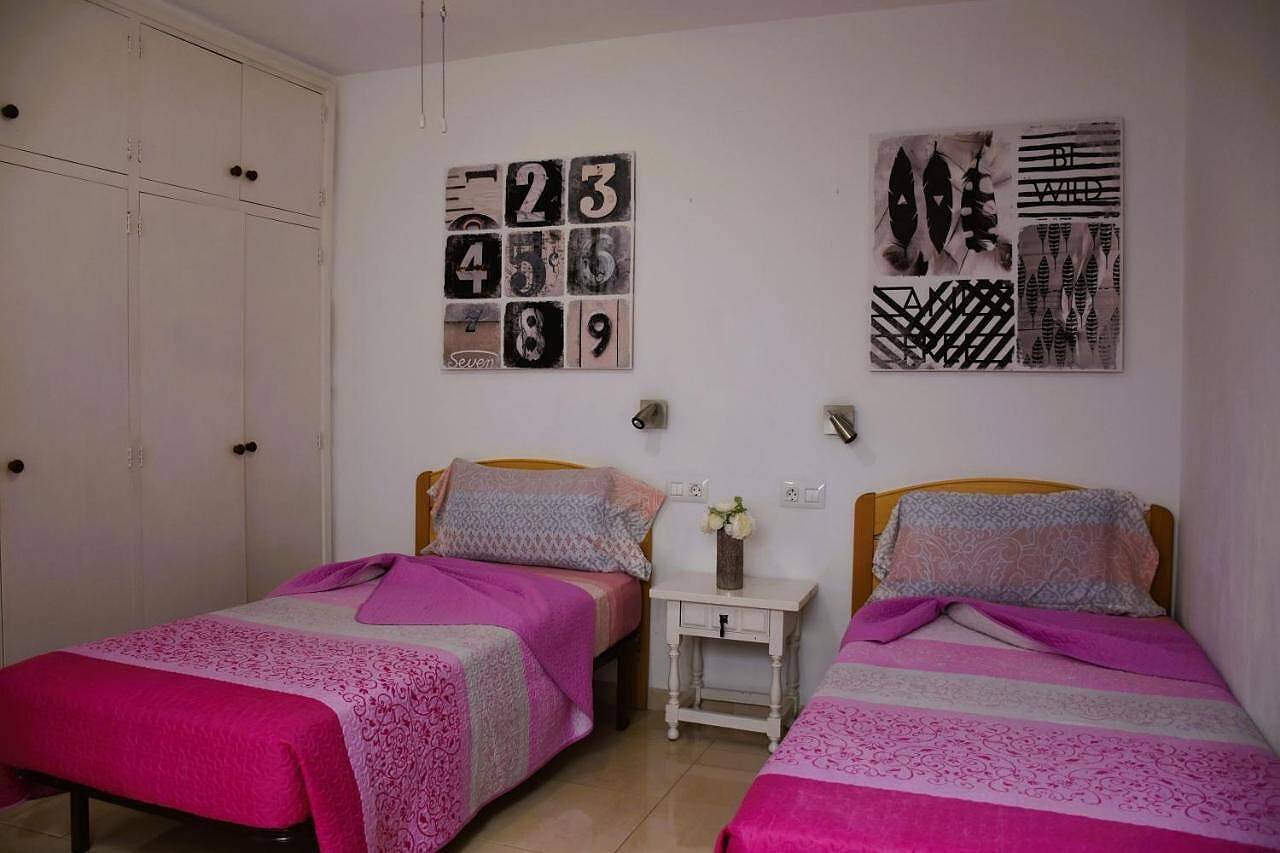 Appartement entier, Appartement de vacances "Casa Regla" avec vue sur la mer, terrasse et Wi-Fi. in Puerto del Carmen, Tías