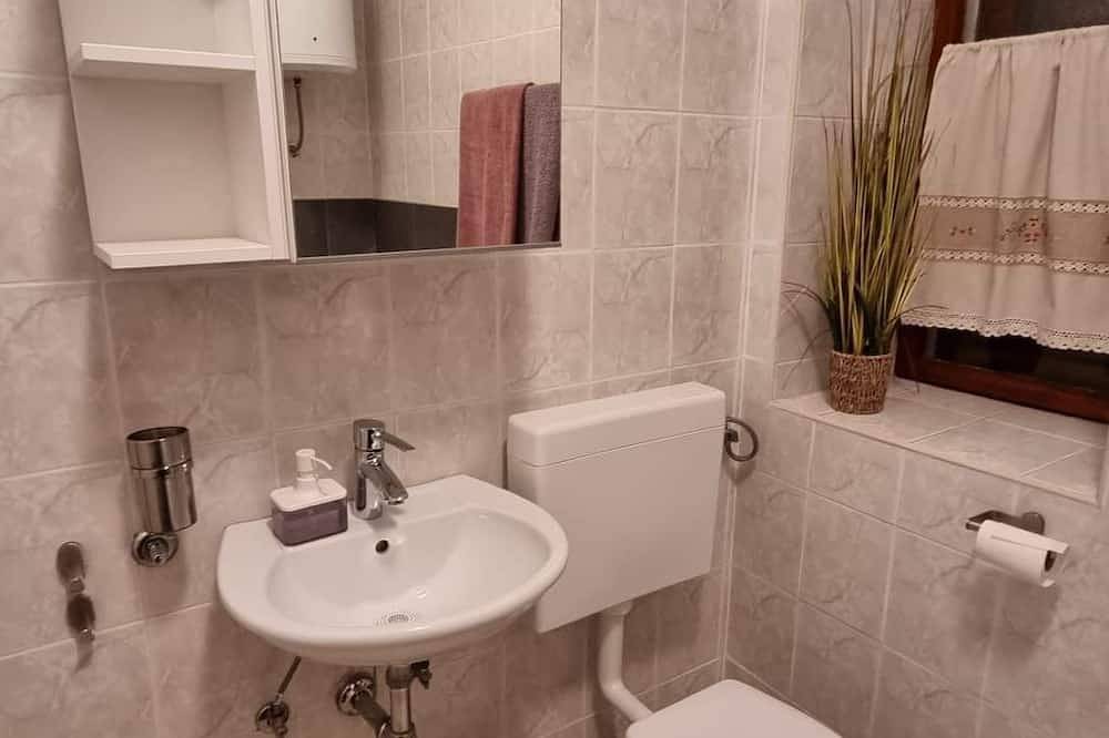 Appartamento intero, In Zentrumsnähe mit Balkon in Pula-Medulin, Pula Croazia
