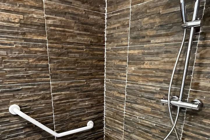 Gîte pour 13 personnes, avec jardin à Bouchet - 4