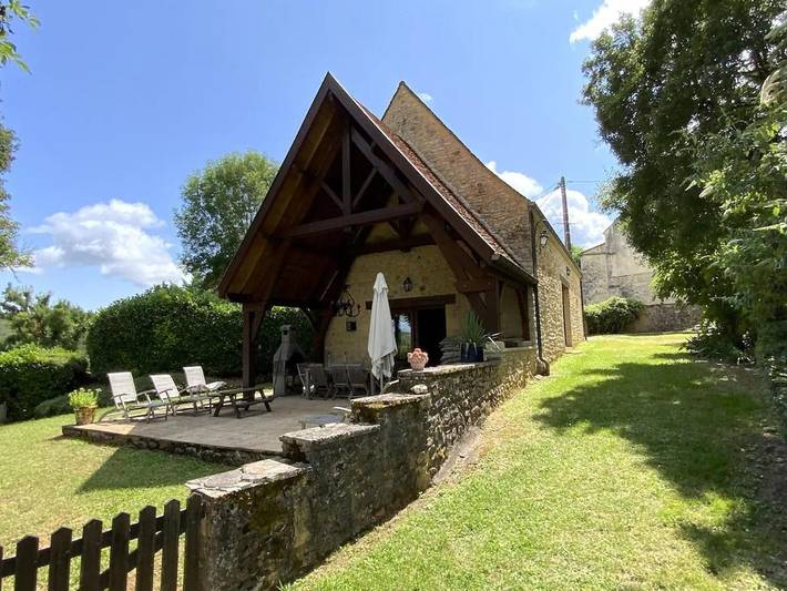 Location de vacances pour 6 personnes, avec piscine ainsi que vue et jardin à Bouzic - 3