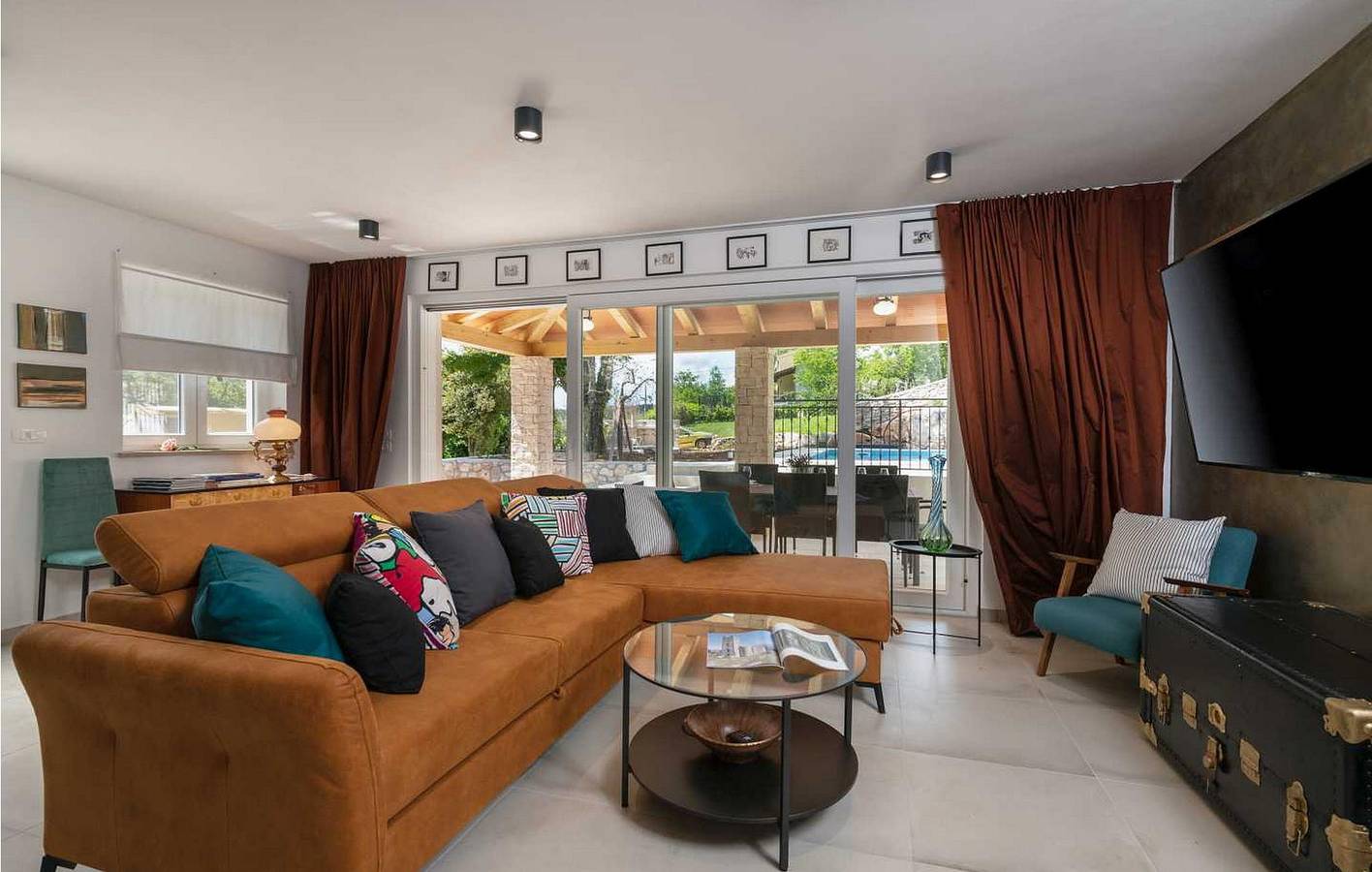 Geräumige 200 m² große Wohnung mit Terrasse, WLAN und Parkplatz in Istrien