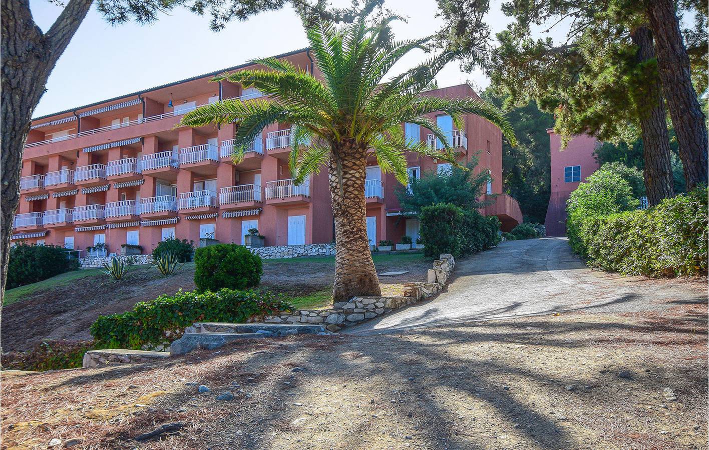 Ganze Ferienwohnung, 100qm Wohnung mit AC, Parkplatz, Pool & WiFi, Nähe Spiagga di Reale in Capo d'Arco, Elba