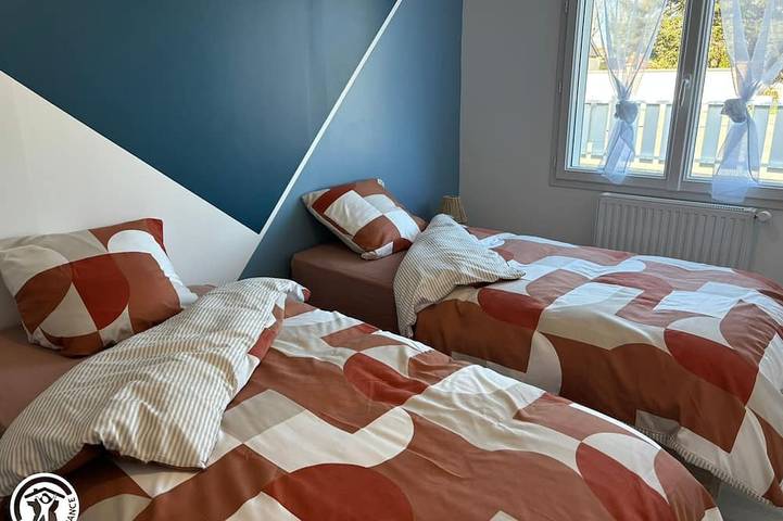 Gîte pour 6 personnes, avec jardin à L'Île-d'Elle - 3
