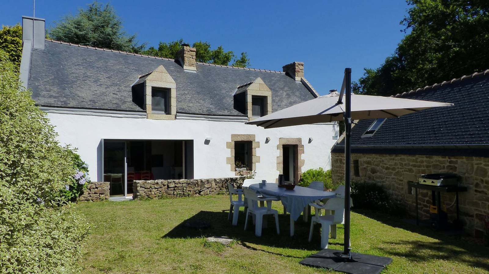 Belle longère 3* en campagne à 800 m de la mer in Larmor-Baden, Côte des Mégalithes