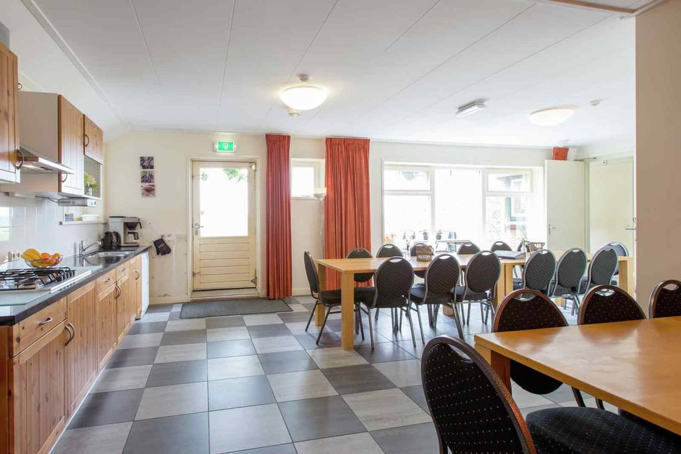 Wunderschön gelegene Gruppenunterkunft für 22 Personen mit unverbautem Blick in Het Bildt, Niederländische Nordsee