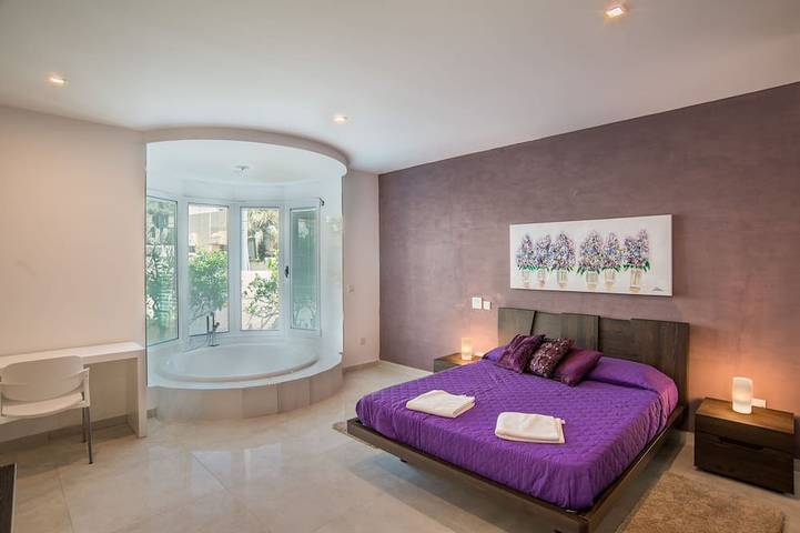Ganze Wohnung, Ultra moderne Villa am Meer mit eigenem Pool - The Waterfront in Marsaskala, Insel Malta
