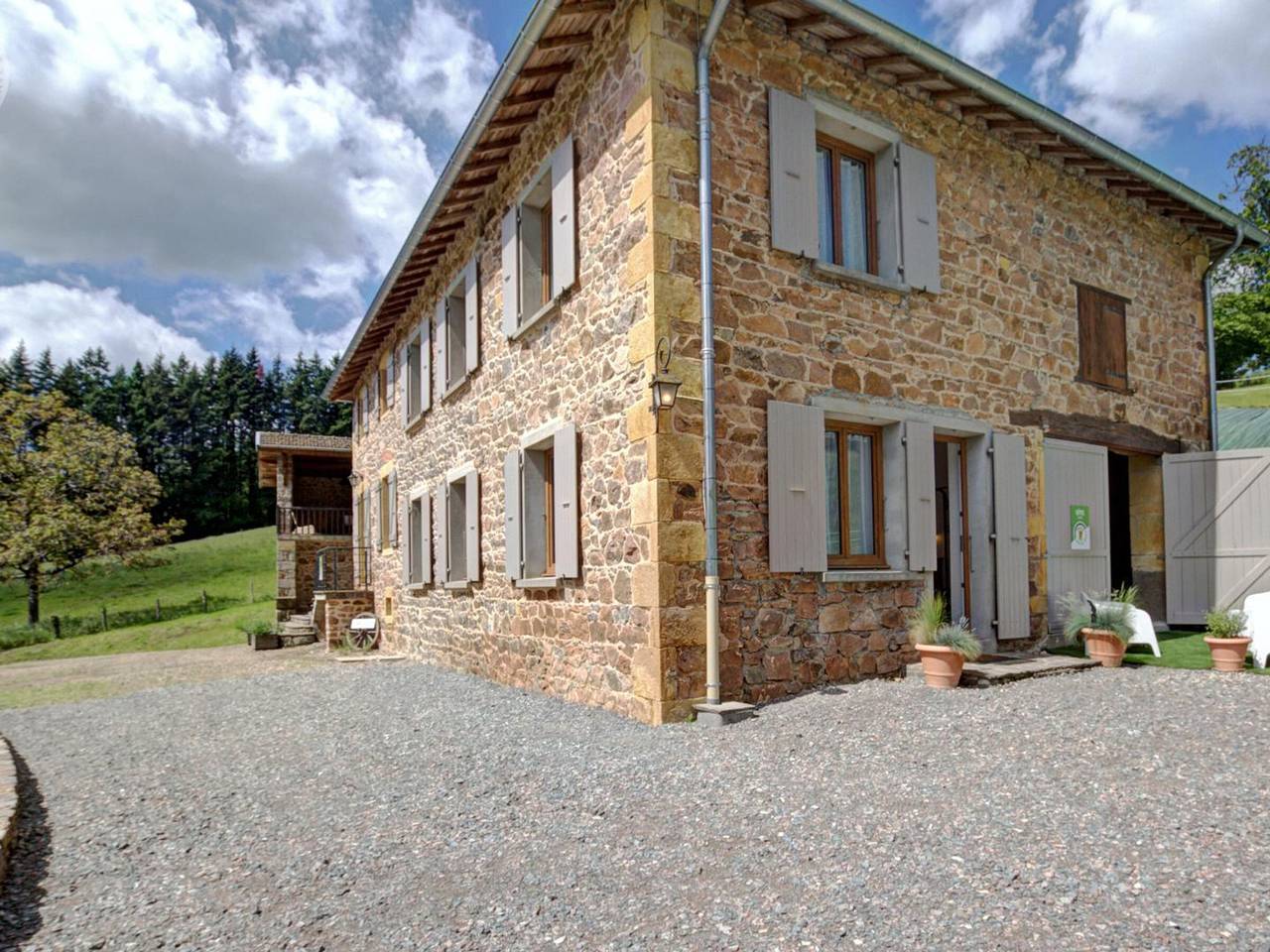 Gîte rénové cosy avec jardin et animaux admis in Belmont-de-la-Loire, Région de Roanne
