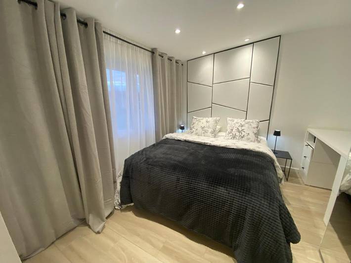 Location de vacances pour 15 personnes, avec piscine ainsi que vue et jardin, animaux acceptés à Aussonne - 4