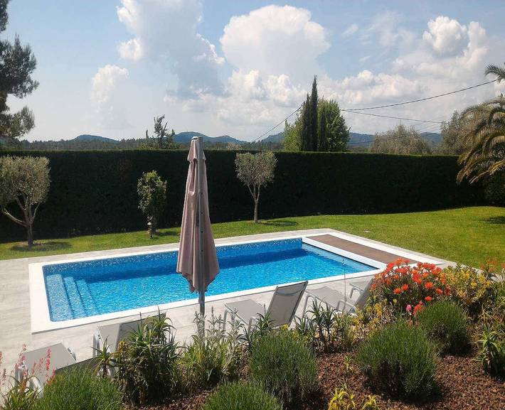 Location de vacances pour 8 personnes, avec piscine et jardin à Bagnols-en-Forêt - 4