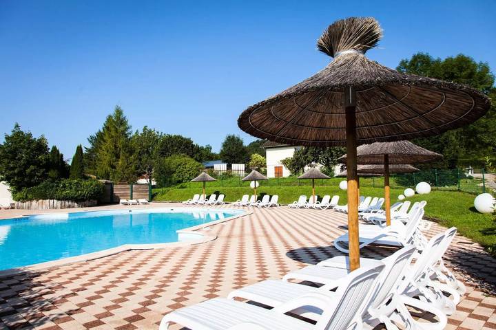 Wohnwagen für 4 Personen, mit Terrasse und Pool, mit Haustier in Franche-Comté - 2