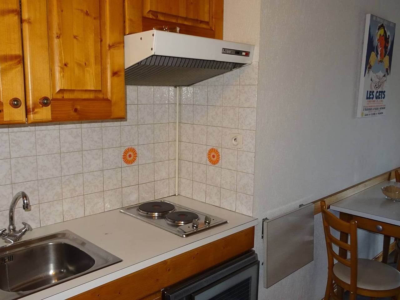 Entire studio, Cozy Studio for 2 in Les Gets - Central Location, Free Wifi, Linens Included in Les Gets, Les Portes du Soleil