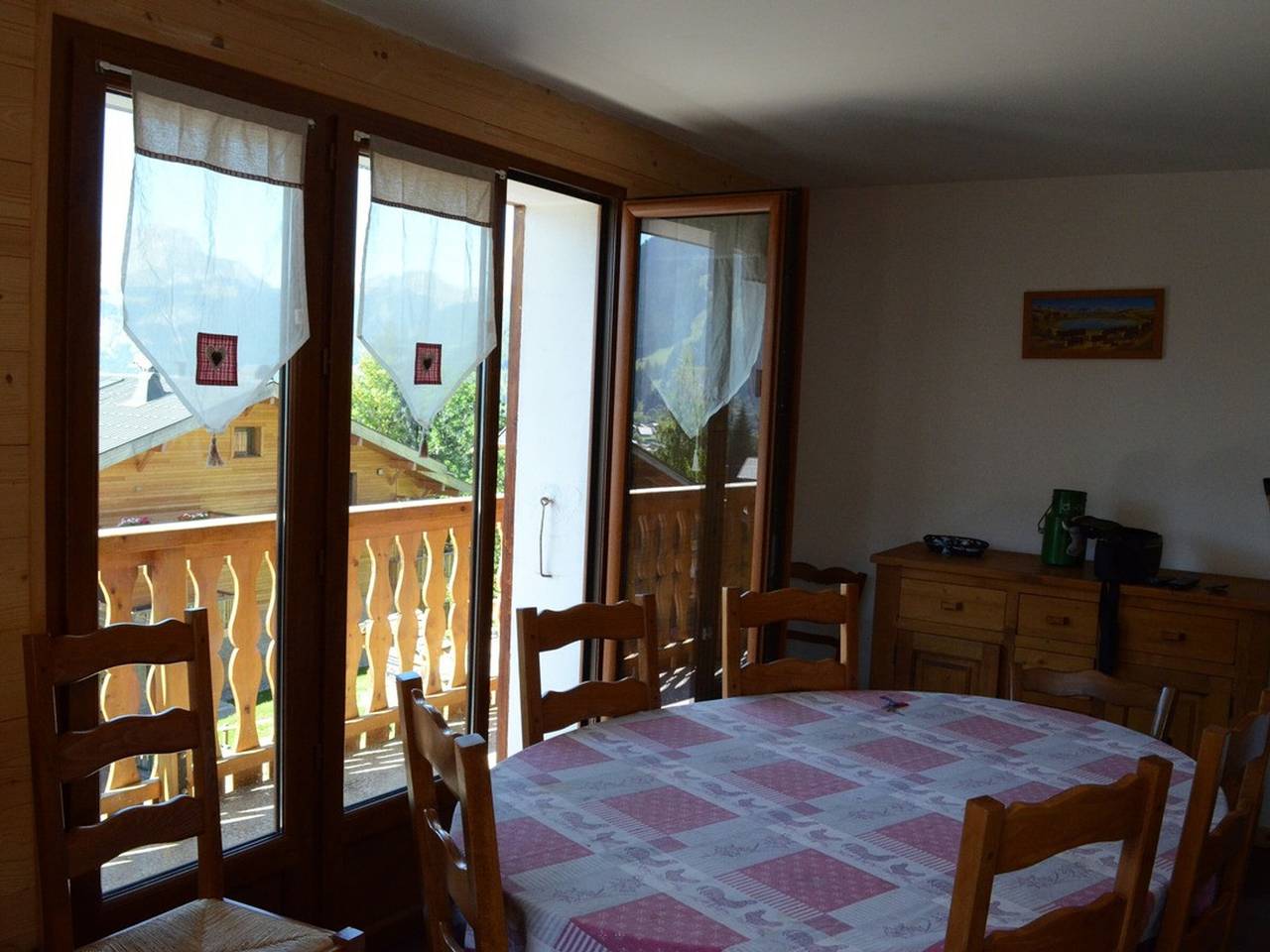 Appartement entier, Chalet confortable 4 pièces, proche centre et remontées, 8 personnes, parking, animaux admis in Chatel, Les Portes du Soleil