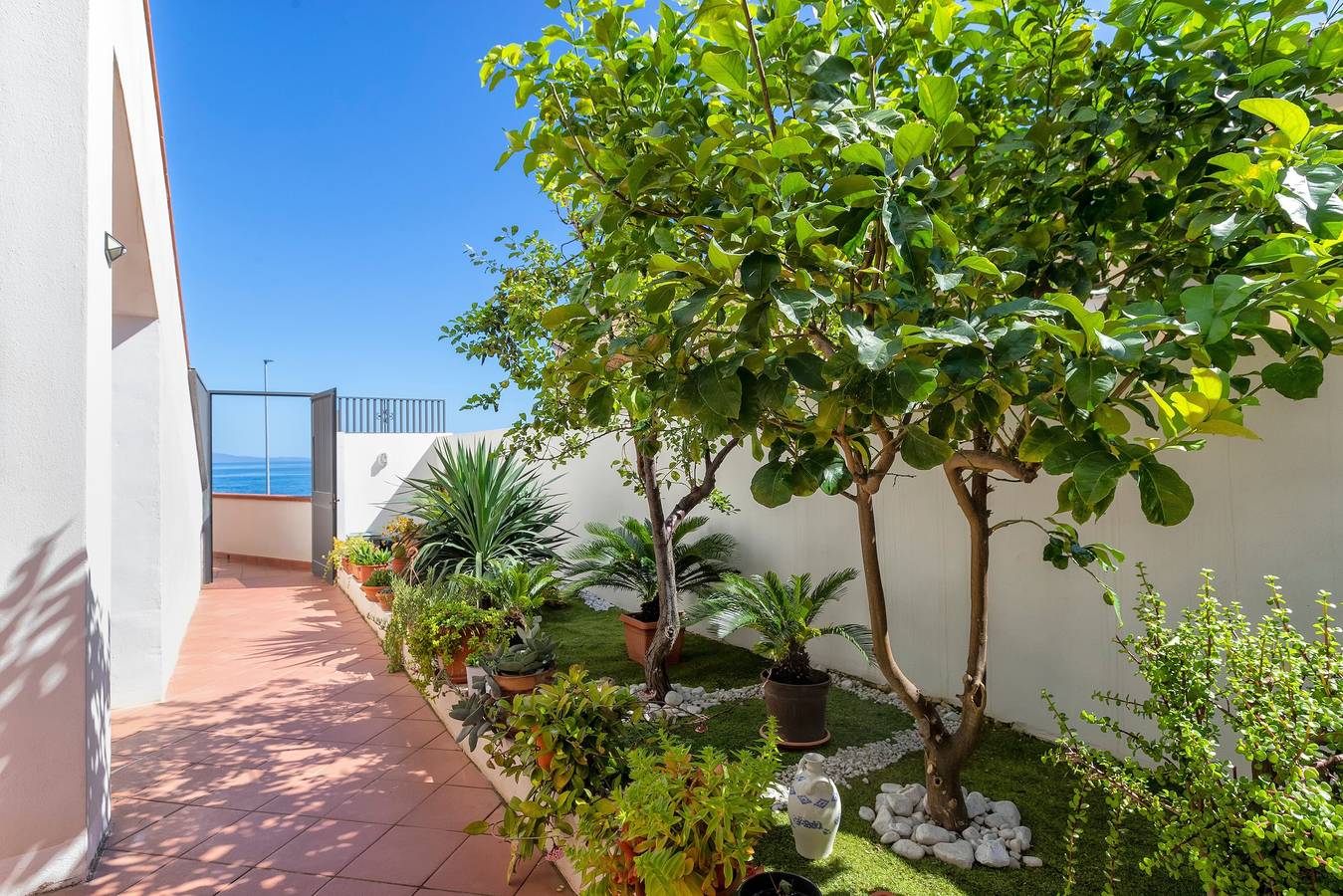 Estudio entero, Estudio 'Lo Scrigno' con jardín privado, Wi-Fi y aire acondicionado in Porto Torres, Provincia de Sassari