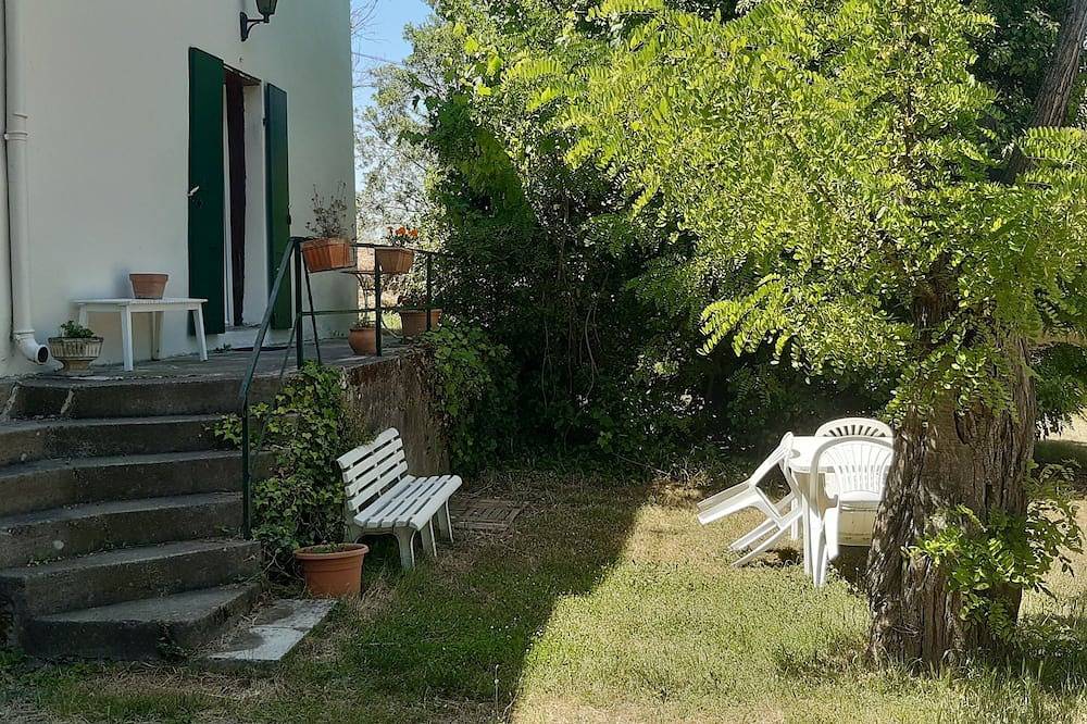 Charmante maison de campagne dans un havre de paix, idéale pour famille in Leuc, Région de Carcassonne