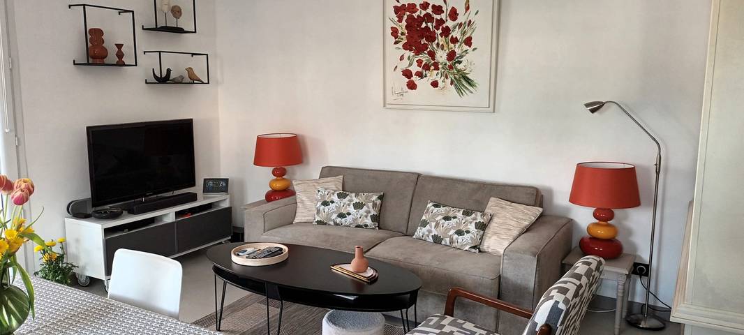 Gîte pour 2 personnes, avec terrasse, adapté aux familles dans Plage Des Capucins La Ciotat