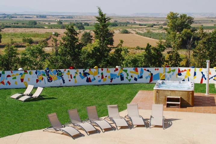 Hôtel pour 3 personnes, avec Jacuzzi ainsi que Terrasse et Jardin à Cascante