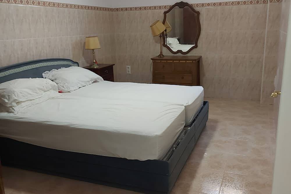 Costa Blanca Luxury villa with private pool on exclusive quiet development in San Miguel de Salinas, Costa Blanca