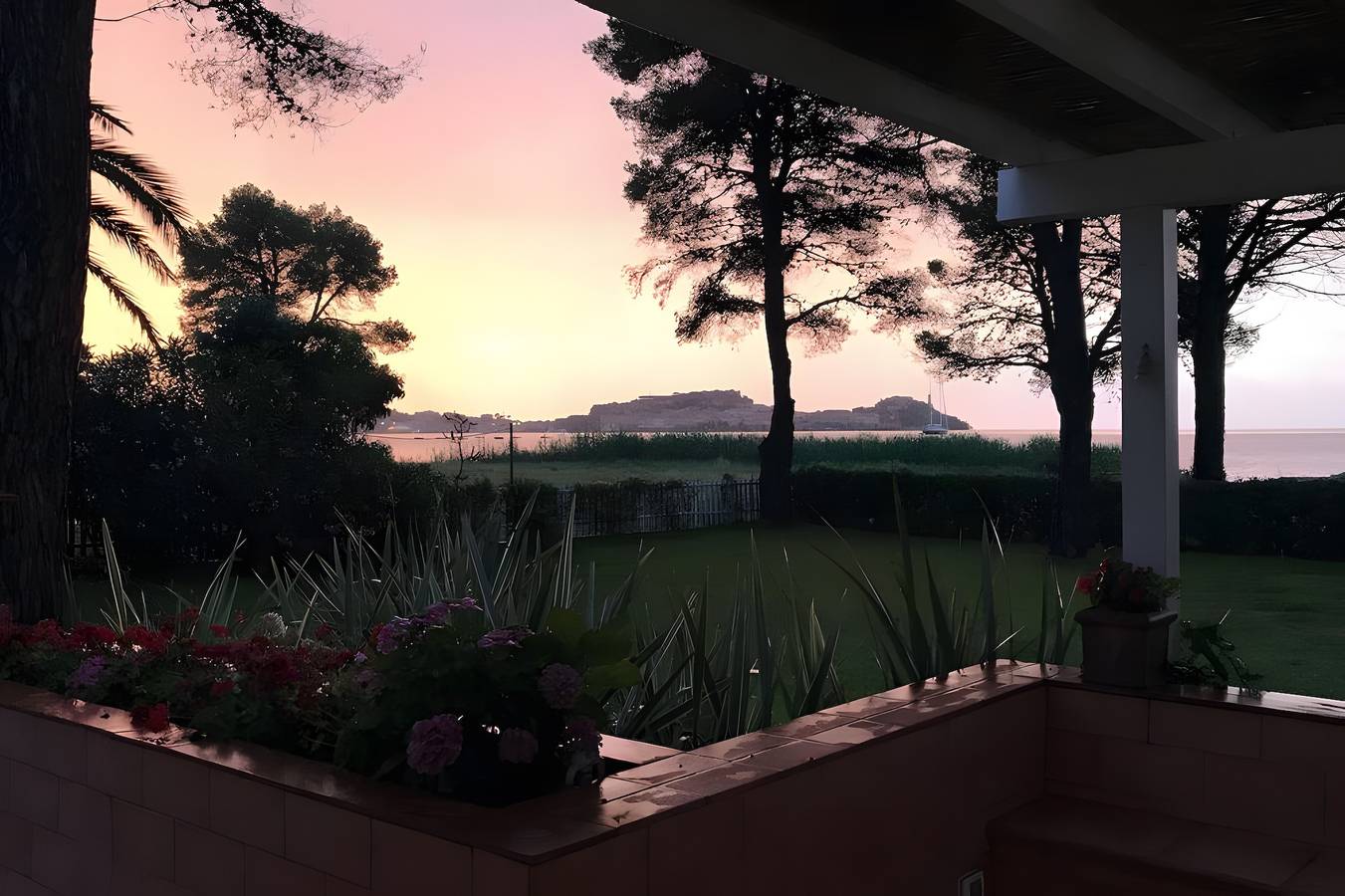 Villa surrounded by greenery with spectacular views of the Gulf of Portoferraio in Portoferraio, Elba