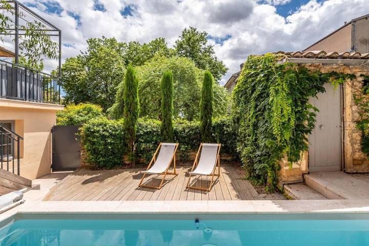 Location de vacances pour 7 personnes, avec piscine et jardin, adapté aux familles à Saint-Didier-au-Mont-d'Or - 4