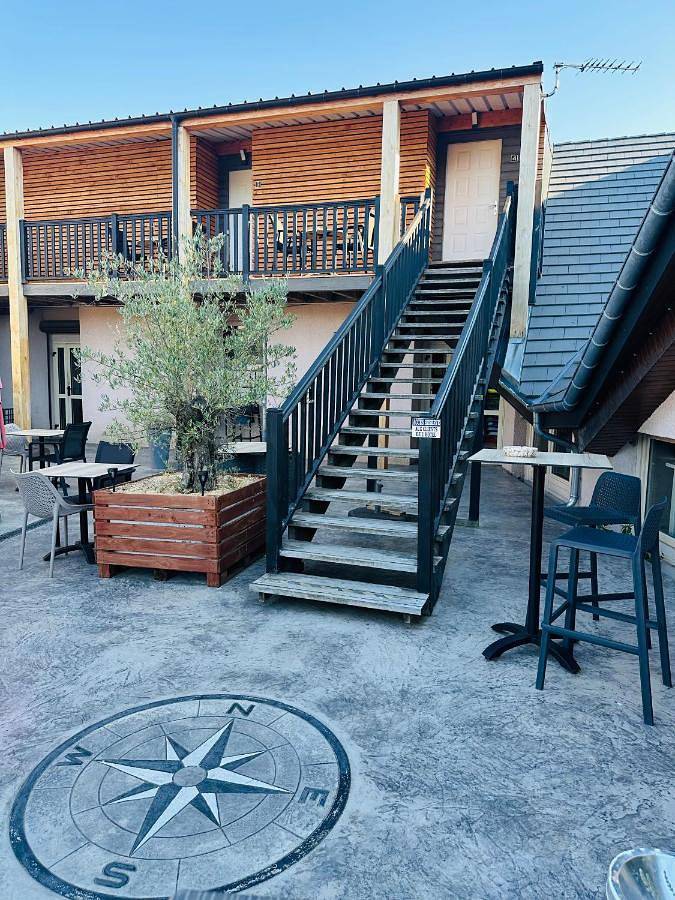 Hôtel pour 2 personnes, avec jardin et terrasse à Nébouzat