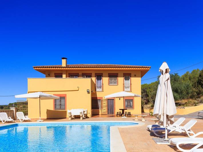 Chalet para 15 personas, con piscina además de balcón y jardín en Alt Penedès - 2