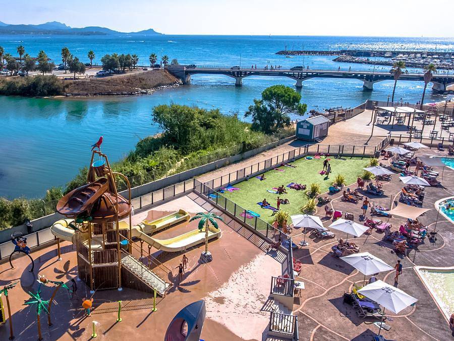Camping De Saint Aygulf Plage - Mobilhome 5 personnes - 3 chambres - 5 personnes in Saint-Aygulf, Fréjus