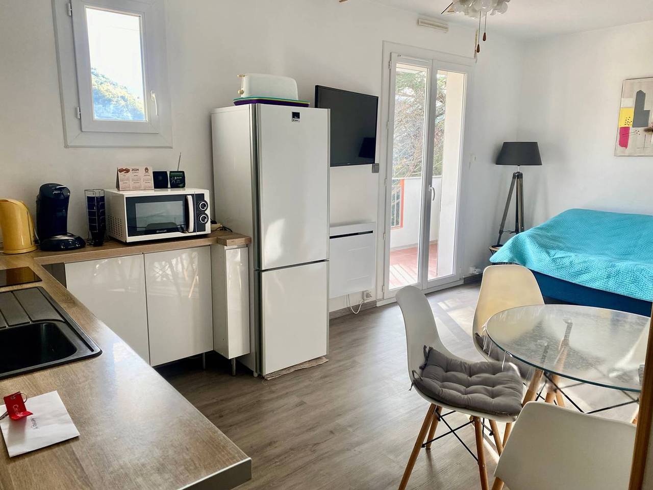 Entire apartment, Cozy F2 Apartment with Terrace, Parking, Wifi - Close to Thermal Baths and Town Center in Amélie-les-Bains-Palalda, Mediterranean Coast (France)