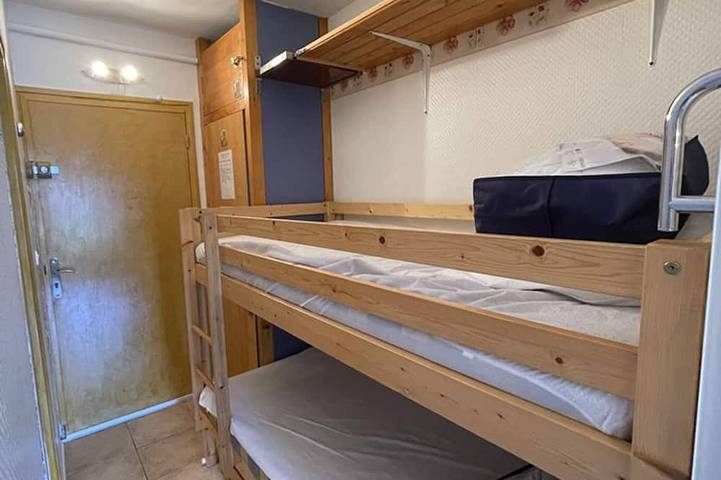 Appartement entier, Studio au pied des pistes avec Wifi, idéal pour 4 personnes, proche commerces et patinoire in Le Lioran, Laveissière