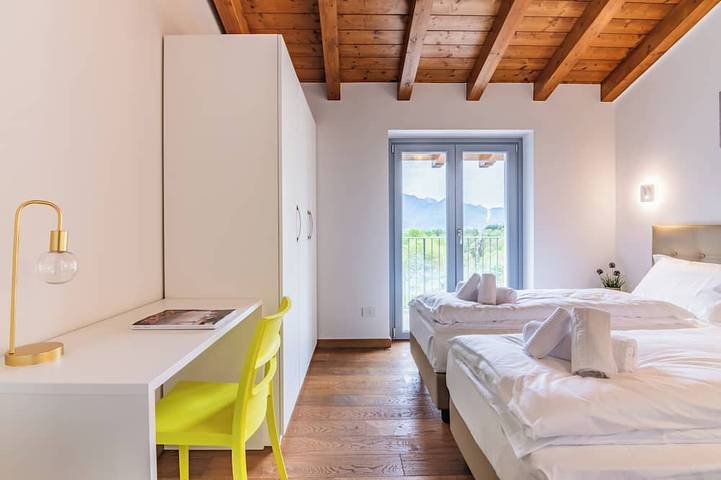 Villa für 14 Personen, mit Balkon und Garten sowie Whirlpool in Pianello del Lario - 4