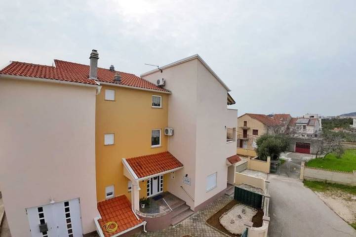 Ferienwohnung für 3 Personen in Vodice